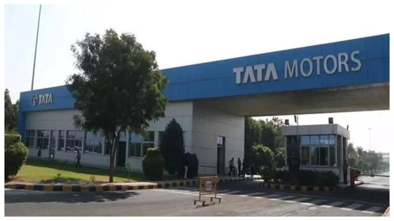 Tata Motors Q4 Results: Net Profit Falls 51% YoY to ₹8,470 Crore; Declares ₹6 Dividend Per Share