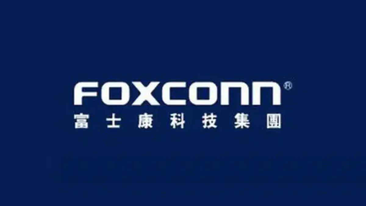 Cabinet Approves ₹3,706 Cr HCL-Foxconn Semiconductor JV in Jewar, UP; 2,000 Jobs to be Created