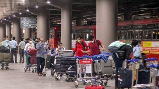 Mumbai Airport Customs Seize 5.75 Kg of Smuggled Gold; Two Arrested