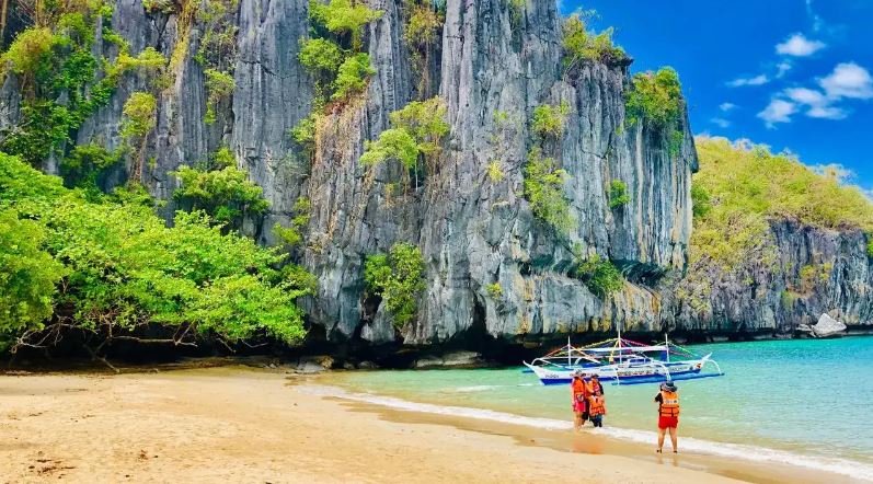 Philippines Visa-Free For Indians: You Can Fly Non-Stop From Delhi To Manila Starting October 2025.