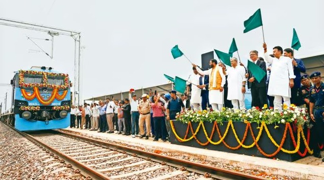 “Union Minister Ashwini Vaishnaw inaugurates largest automobile in-plant railway siding at Manesar to boost car loading”