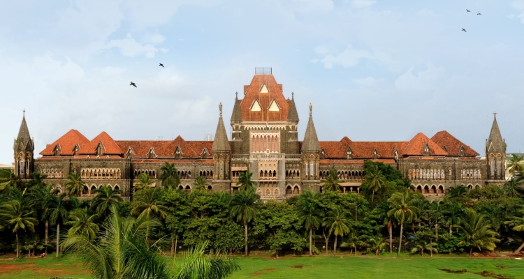 HDFC Bank headquarters and Bombay High Court visuals in context of Lilavati Trust FIR