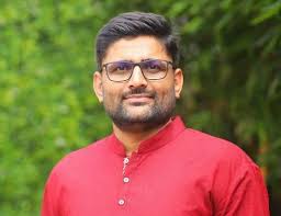 AAP’s Gopal Italia celebrates victory after defeating BJP’s Kirit Patel in Gujarat’s Visavadar Assembly bypoll 2025