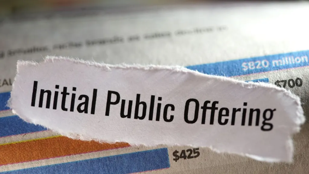 Comparison chart of Kalpataru Projects and Ellenbarrie Industrial Gases IPOs