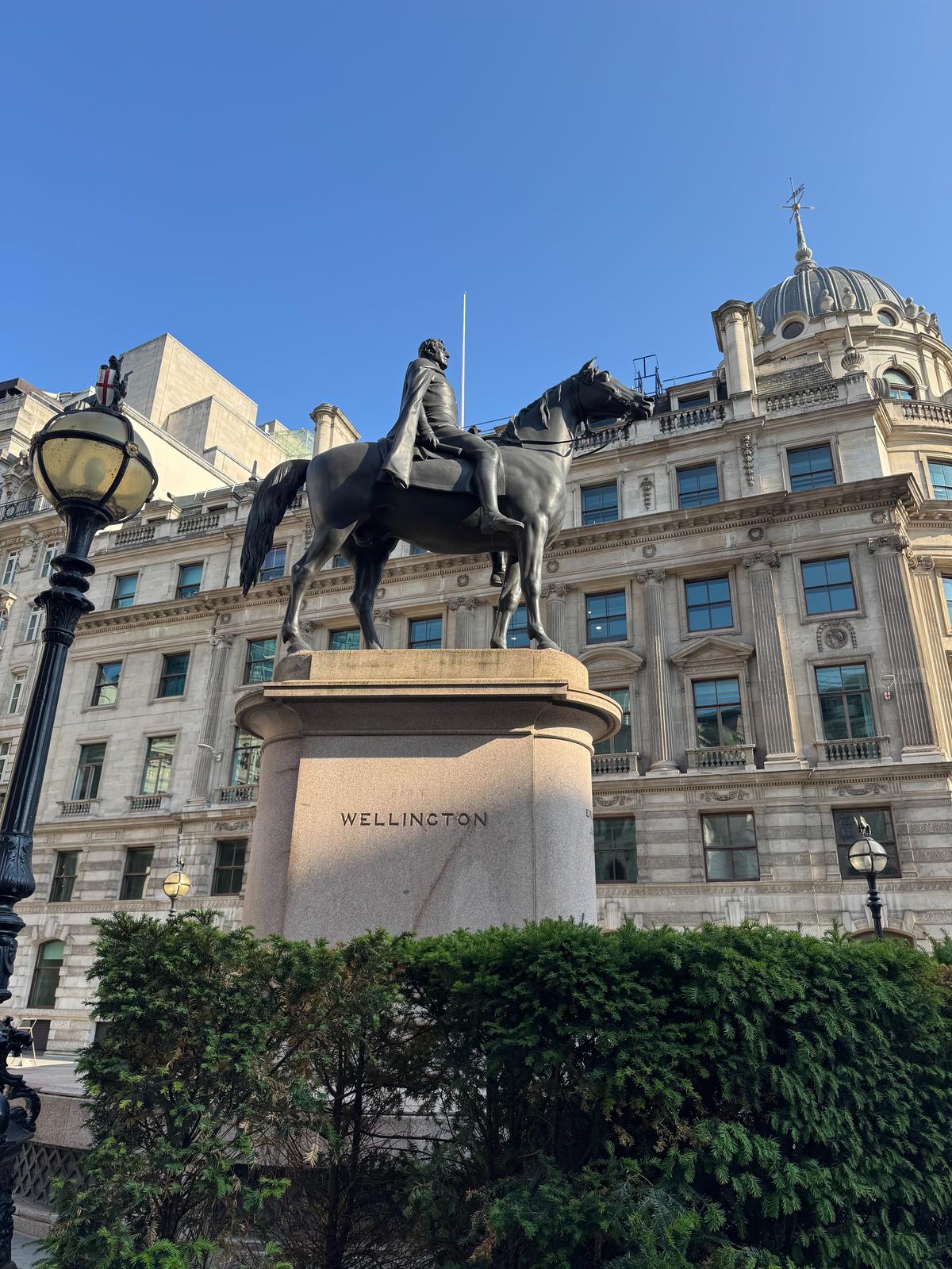Twins sculpture added near Munro statue in Chennai city