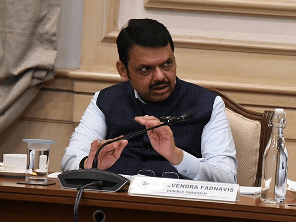 Maharashtra government press conference on power tariffs