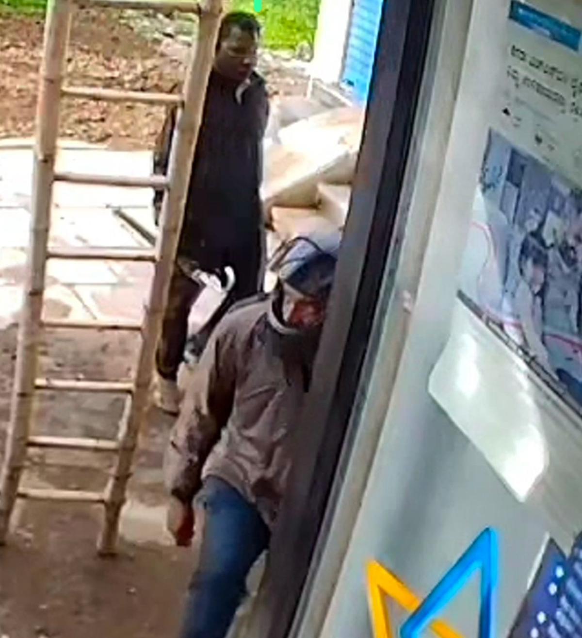 Karnataka police display seized evidence related to Canara Bank gold theft involving 58 kg of missing ornaments