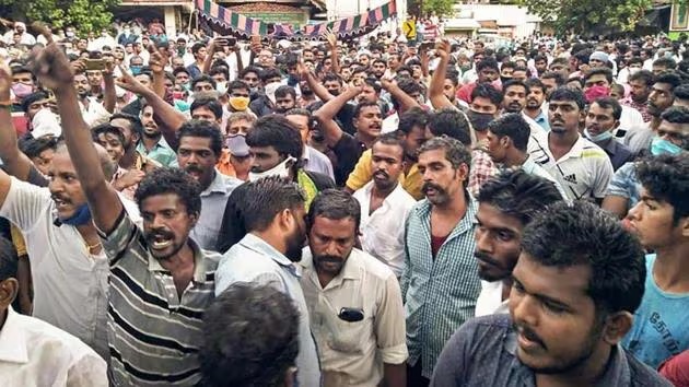 People protest outside Tamil Nadu police station after alleged custodial death.