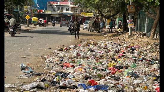 Gurgaon RWA representatives demand sanitation handover from civic authorities.