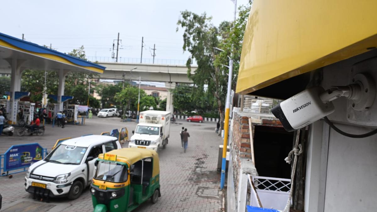  Image of AI camera monitoring vehicles at a Delhi petrol pump under new fuel ban rules