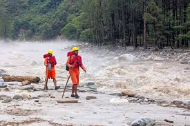 Himachal Mandi cloudburst destruction, rescue operations underway – July 2025 disaster – Vizzve Finacr