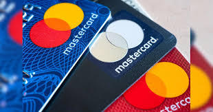 Visa and Mastercard vs Stablecoin – $253 billion crypto payments threat 2025 – Vizzve Finacr analysis