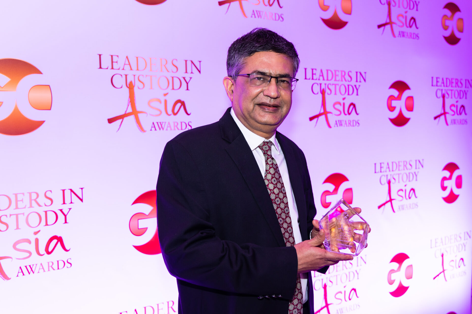 NSE CEO Ashishkumar Chauhan receiving Lifetime Achievement Award at a ceremony
