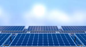 Sun Drops Energia solar panels in desert landscape – 100 MW project site