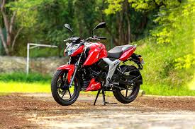Sporty bikes with dual-channel ABS for college students under ₹1.5 lakh