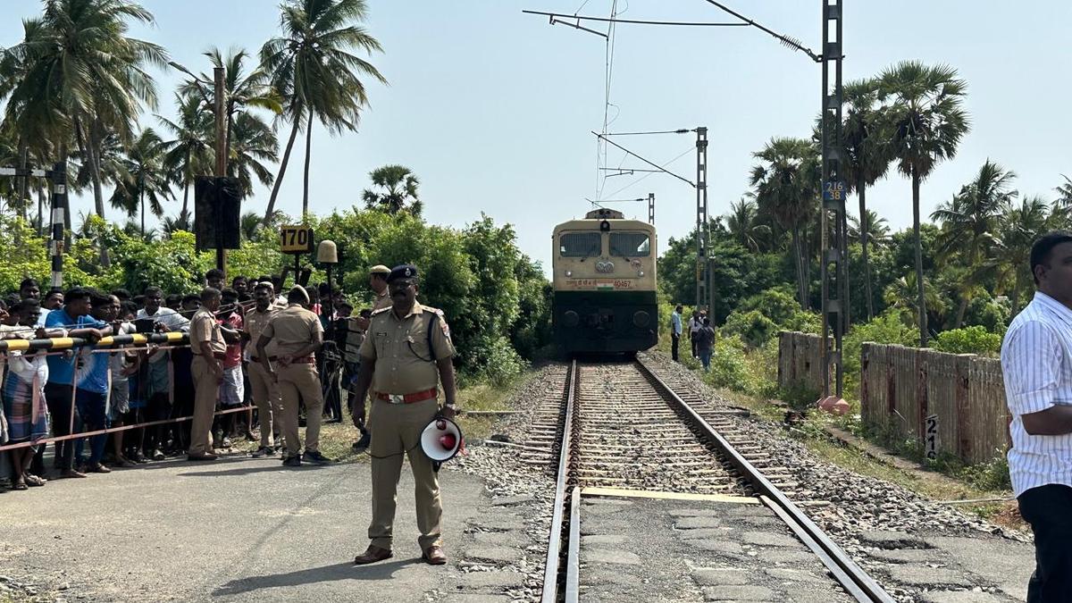 Gatekeeper arrested for Cuddalore train accident at level crossing