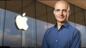 Sabih Khan, Apple’s new India-born COO, succeeds Jeff Williams