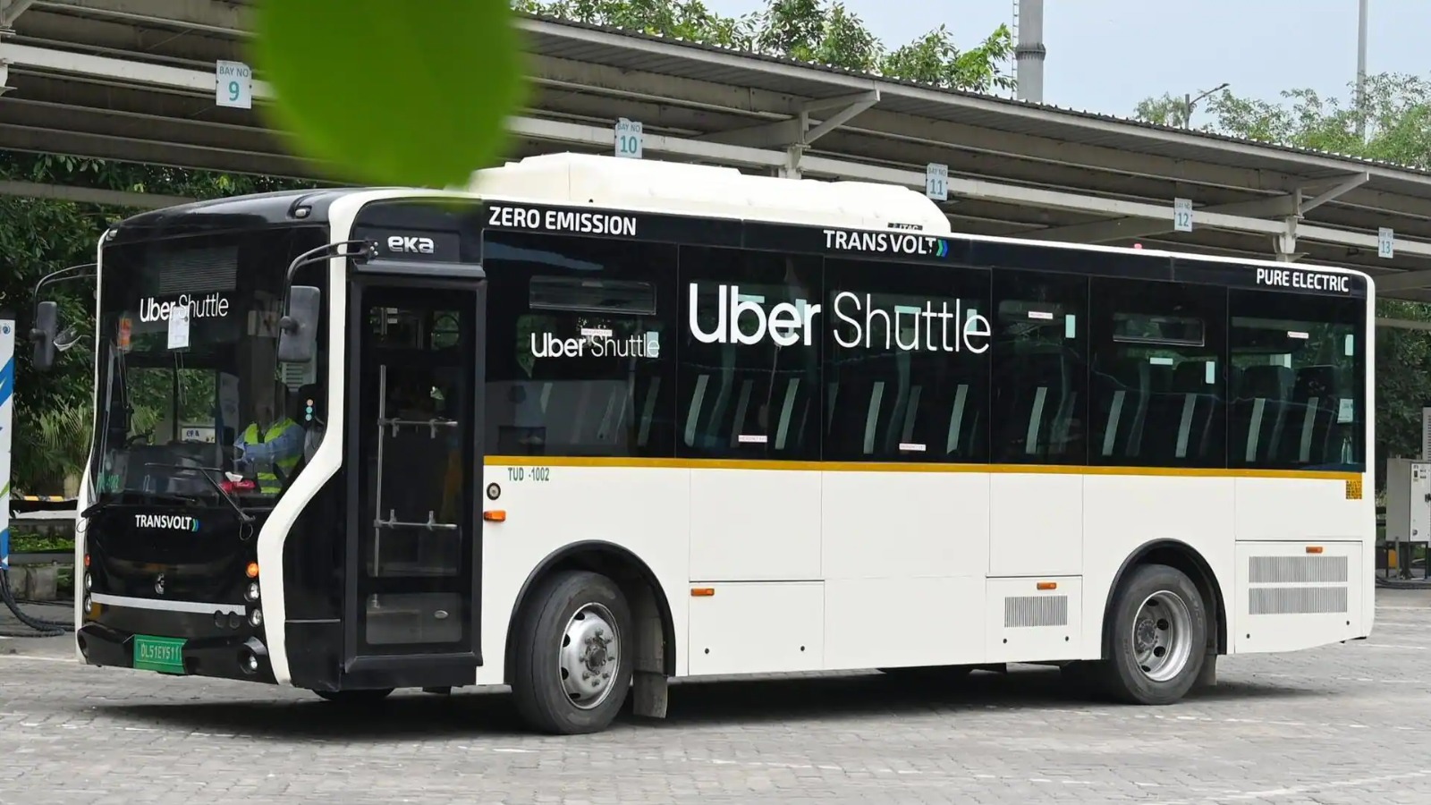 Uber shuttle vehicle stopped on Mumbai street after government suspension order