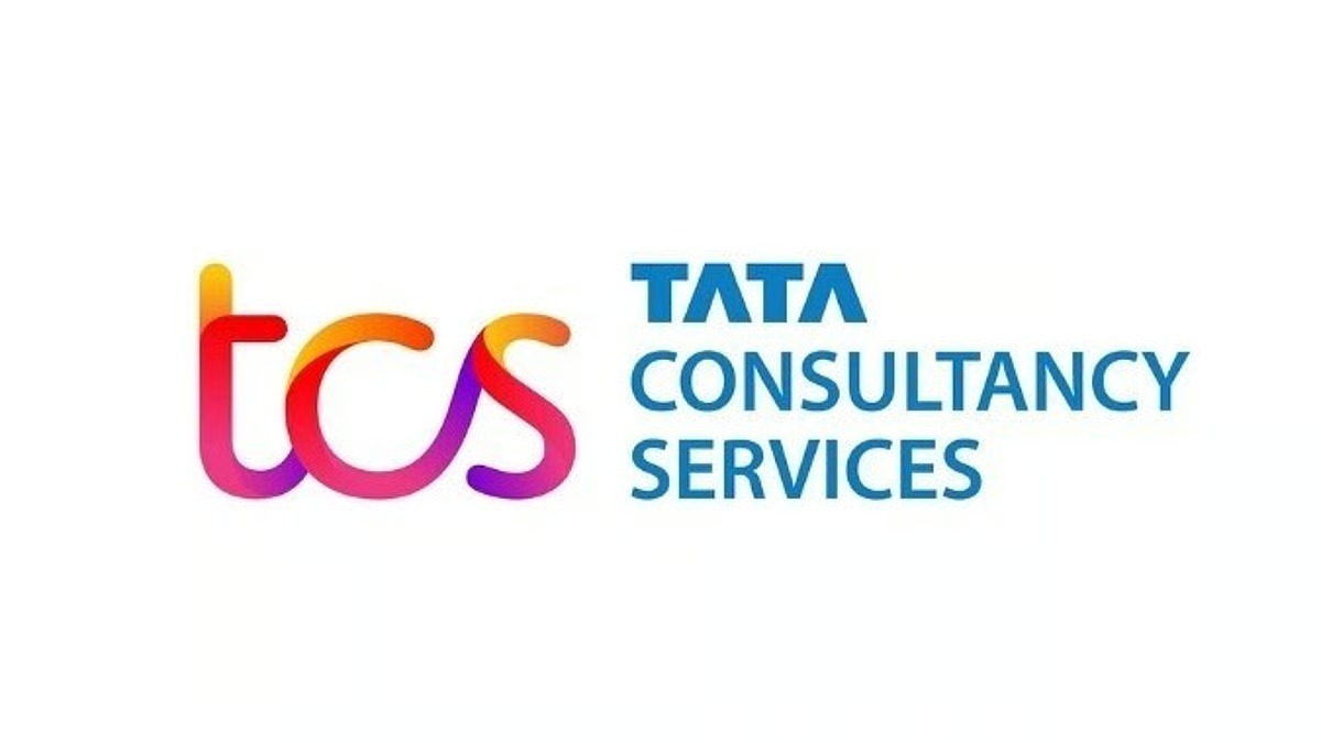 IT employees reviewing finances after TCS stock drop – Vizzve Finance
