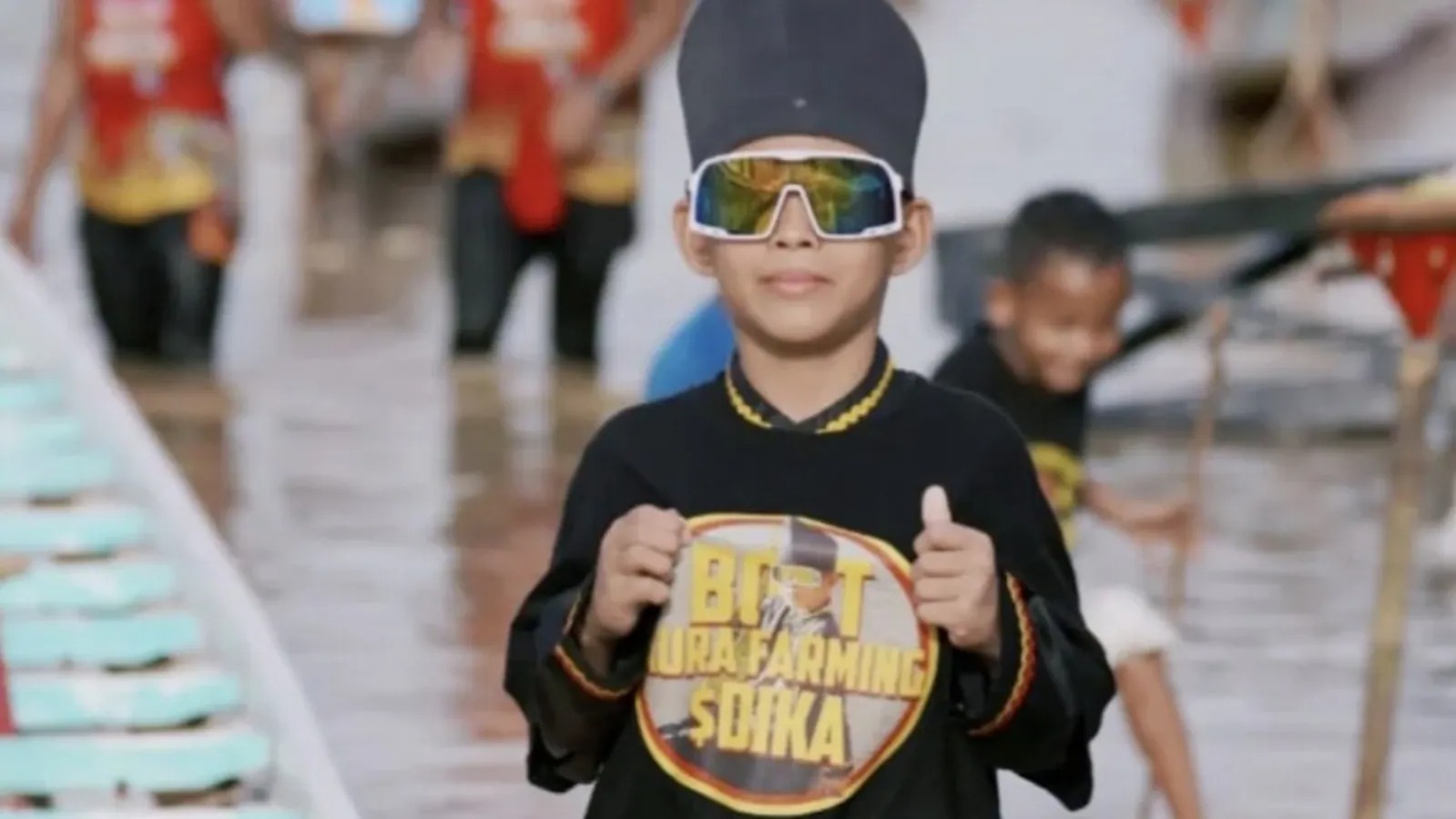 Rayyan Arkan Dikha performing his viral ‘Aura Farming’ dance near a Kerala boat race