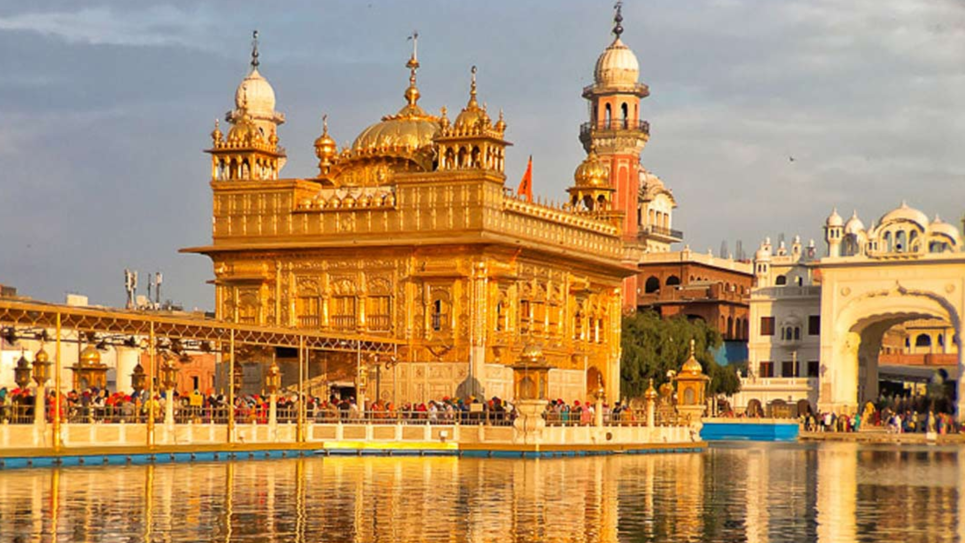 Security forces outside Golden Temple after bomb threat email warning