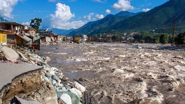 Cloudburst damage in Himachal Pradesh affecting roads and infrastructure with ₹1,000 crore loss