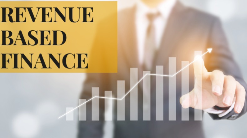 Founders discussing flexible business funding options with Vizzve Finance in 2025