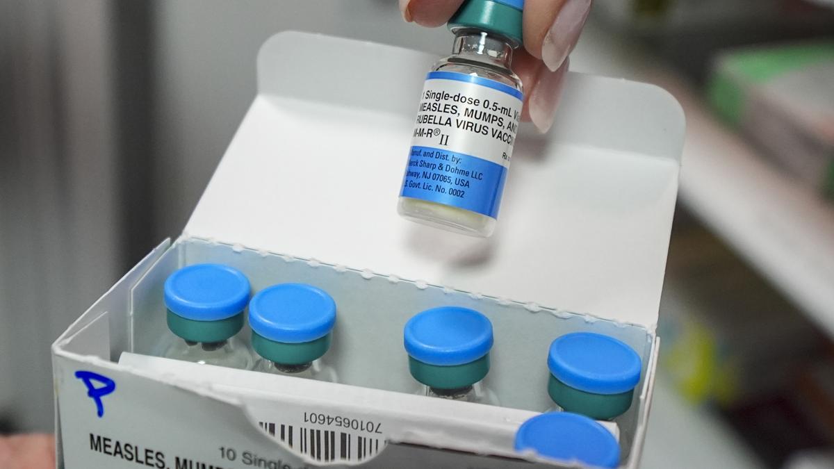 Graph showing declining measles vaccination rates in US kindergartners from 2019 to 2025 according to CDC data