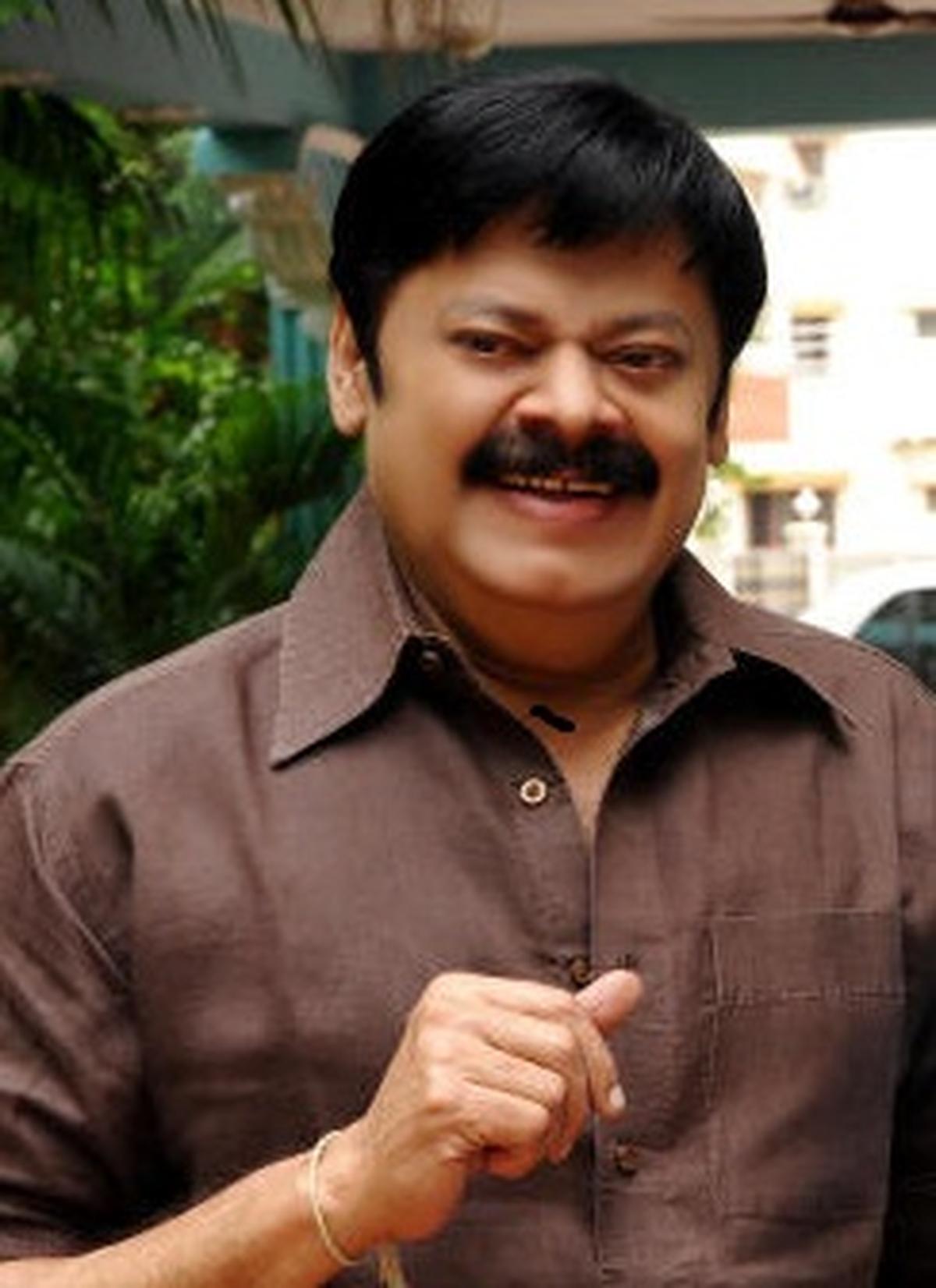 Veteran Tamil actor and comedian Madhan Bob smiling, remembered for his iconic roles in Tamil cinema following his passing in 2025