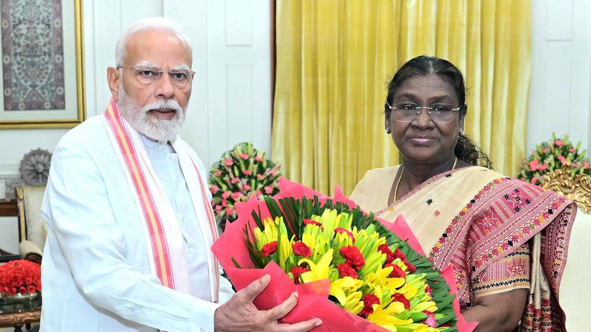 Prime Minister Narendra Modi meeting President Droupadi Murmu at Rashtrapati Bhavan against the backdrop of the Bihar SIR stir in Parliament