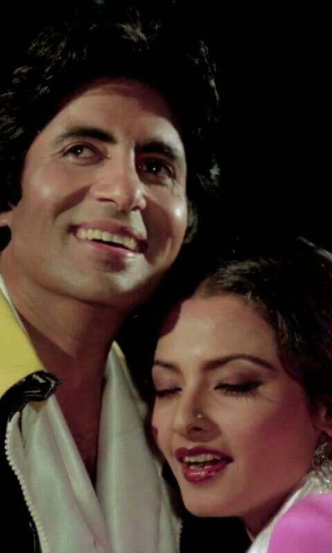 A rare vintage photo of Amitabh Bachchan and Rekha from the 1980s