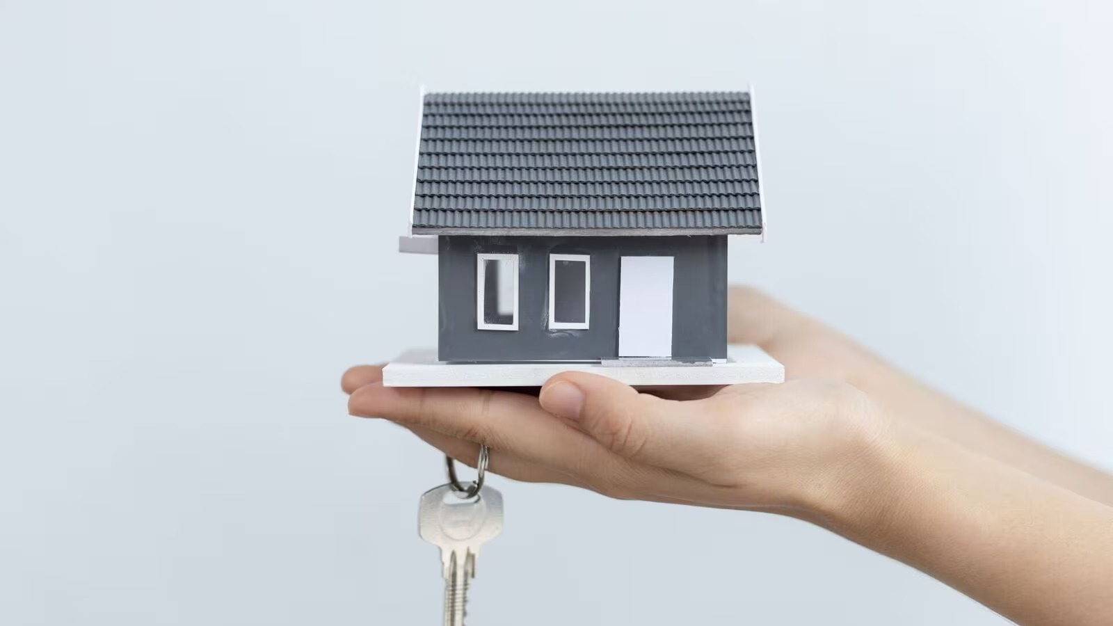 Interest rate comparison chart of HDFC, ICICI, and Axis Bank in August 2025