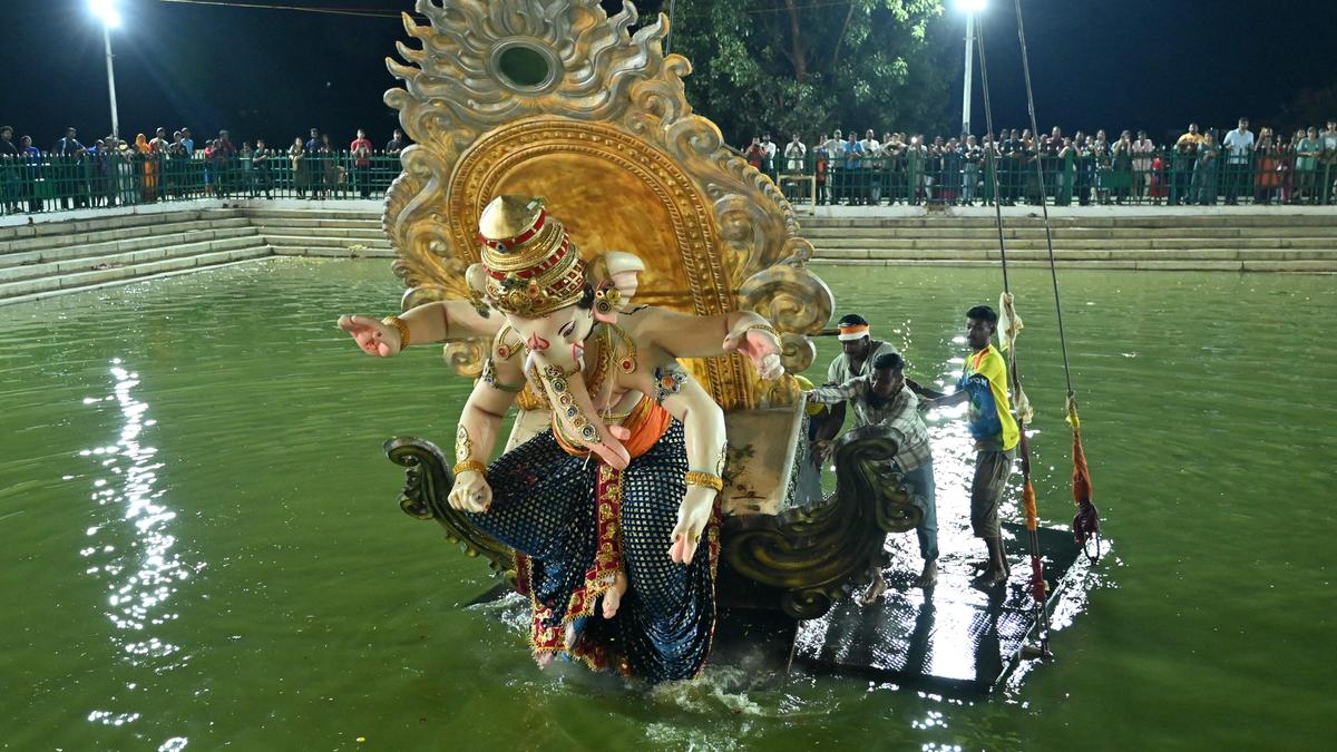 Image showing eco-friendly Ganesha idols with designated immersion points in Bengaluru as per BBMP’s new regulations