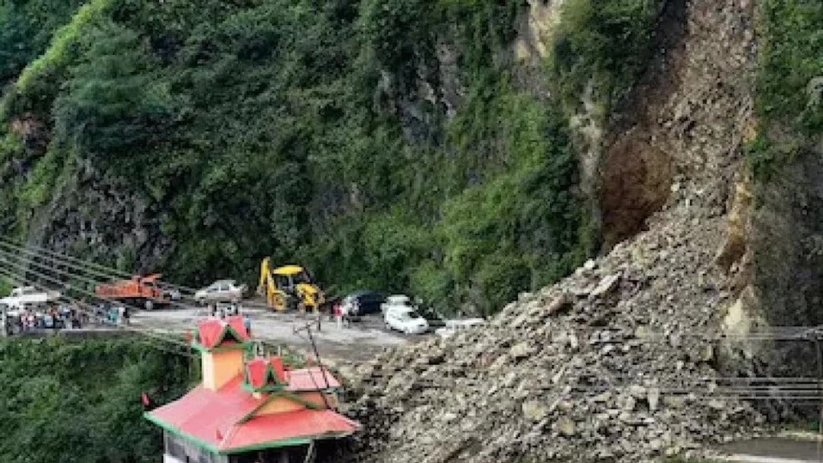 Tourists stranded on a landslide-hit highway in Himachal Pradesh near Mandi-Manali route