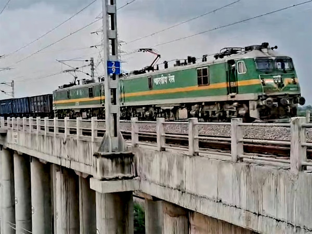 Rudrastra, India’s longest freight train with multiple wagons and locomotives on railway tracks