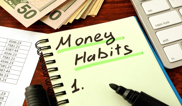 Money habits that improve financial life in a year – Vizzve Finance