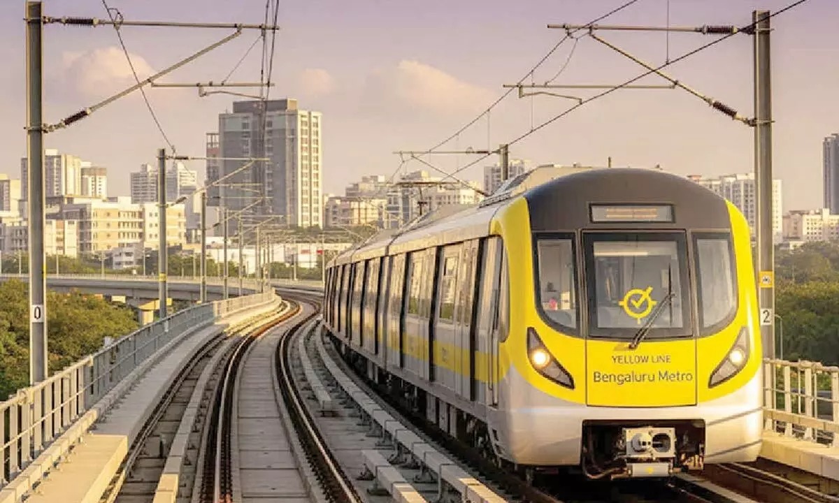 Bengaluru Metro Yellow Line train at station platform