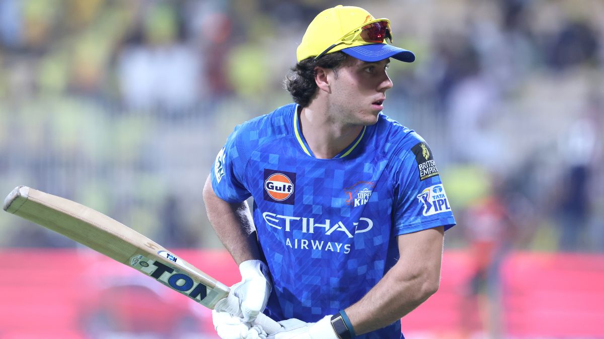 Dewald Brevis signing with Chennai Super Kings as injury replacement.