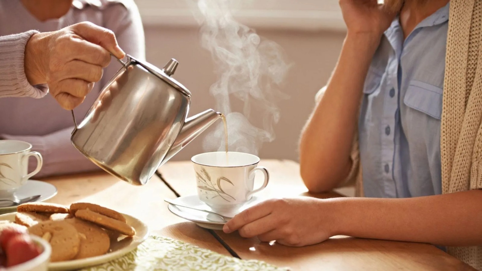 Gut expert explains if hot drinks like tea or coffee cause cancer