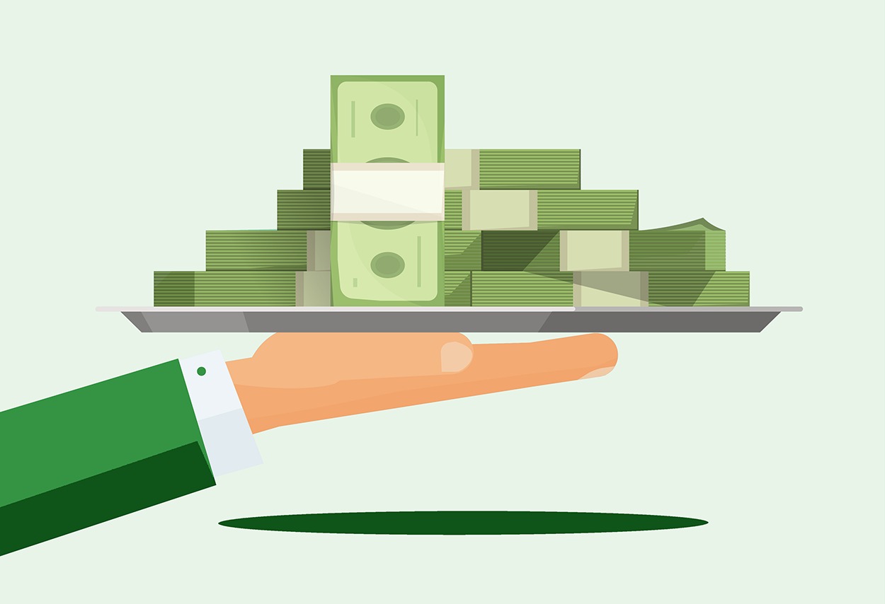 Comparison chart of instant loan vs personal loan with Vizzve Finance branding