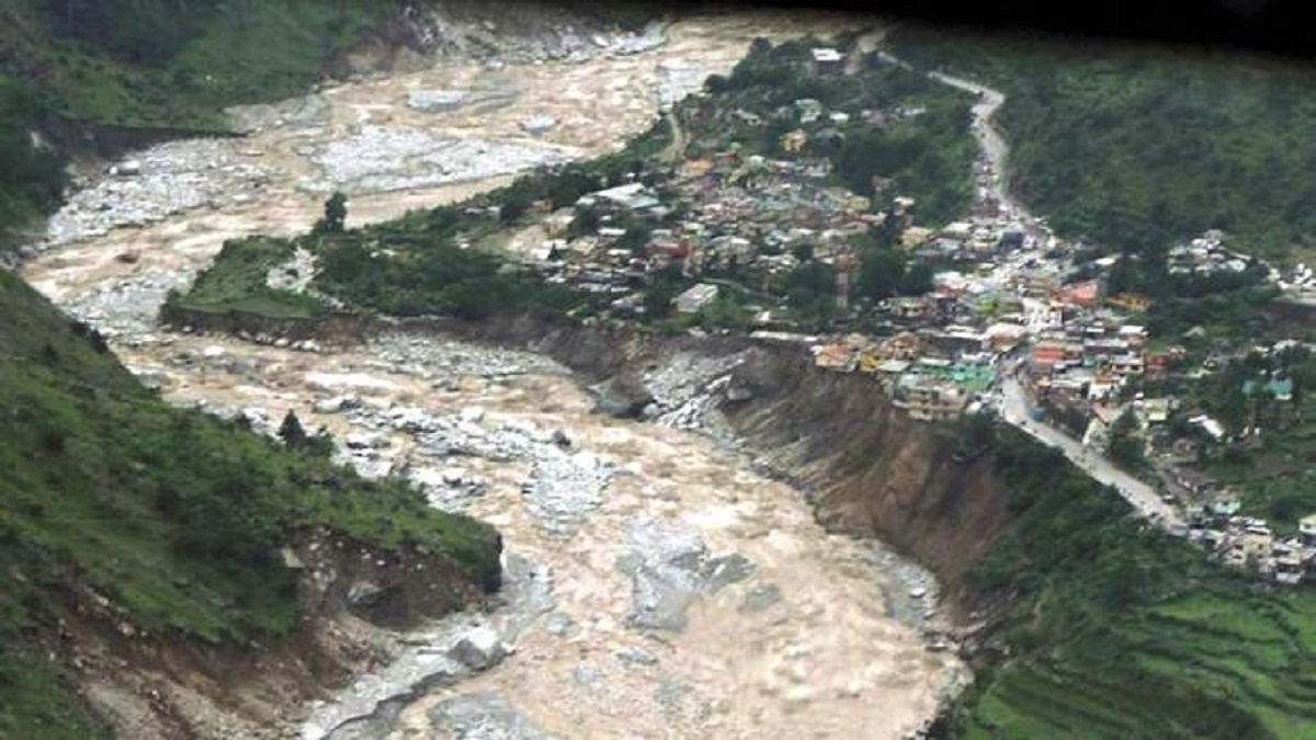 Heavy rains in Uttarakhand, IMD red alert, schools closed