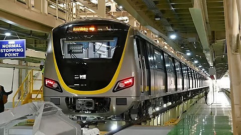 Bengaluru Metro Yellow Line train arriving at Central Silk Board station