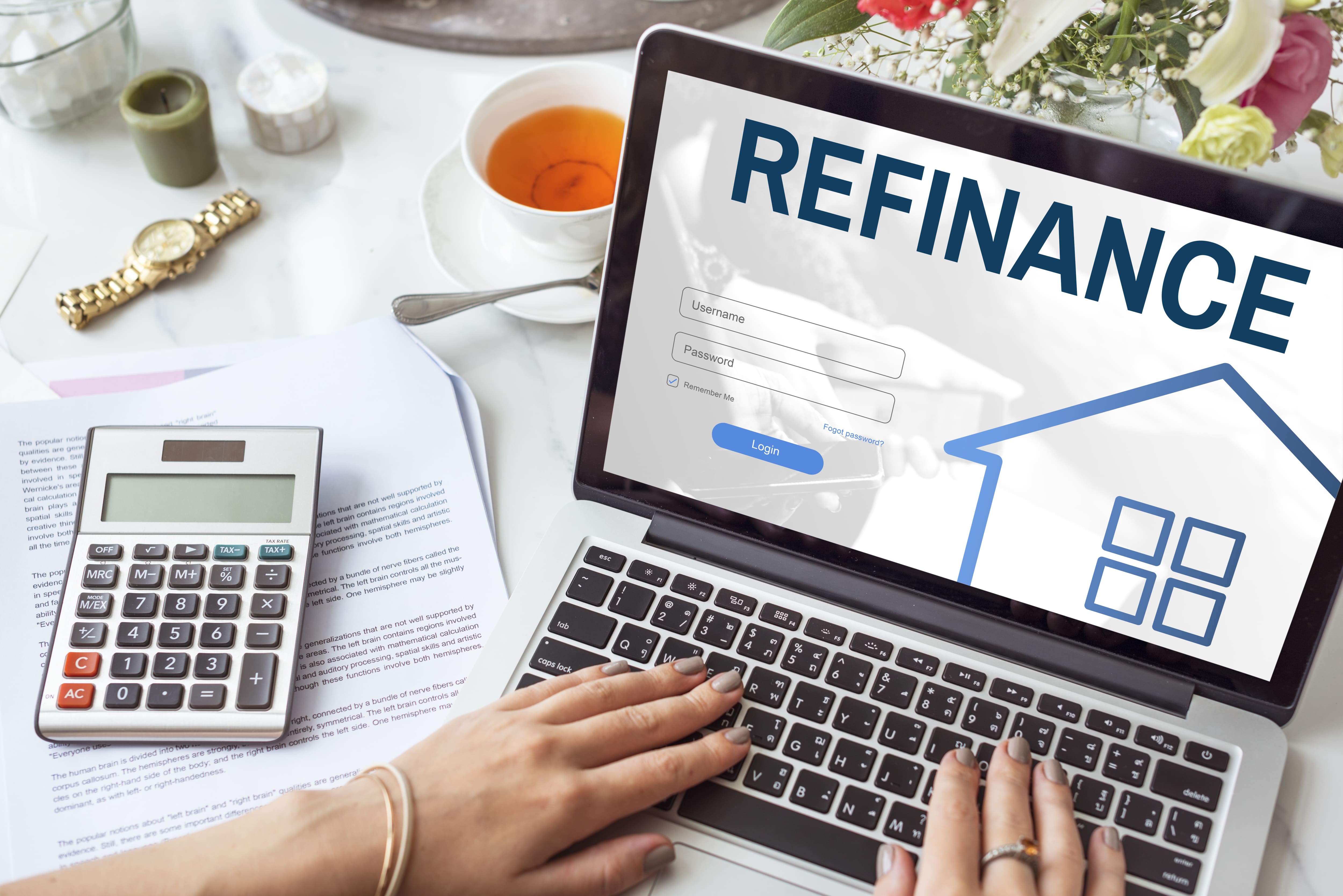 Borrower comparing loan refinancing options in India