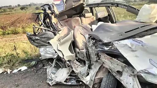 Rescue team at site of car accident in Madhya Pradesh