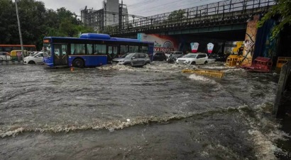 Heavy rain causes waterlogging in Delhi-NCR