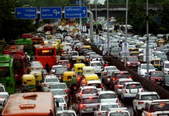 Traffic congestion in Delhi due to heavy rain