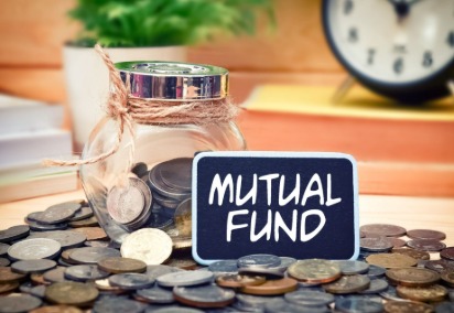 Chart showing top-performing mutual funds and ETFs in India for October 2025