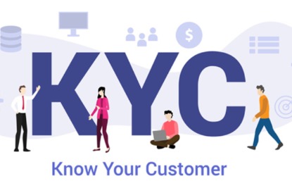 Investor checking and updating mutual fund KYC status online using PAN and Aadhaar details.