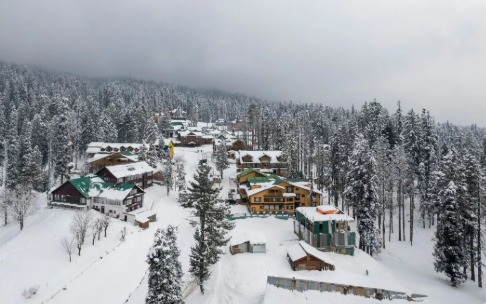 Winter landscape in northern India during La Niña colder season