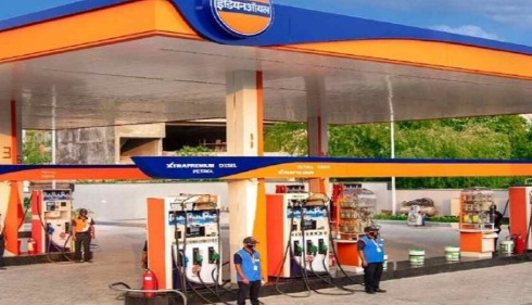 Fuel station in India dispensing E-20 petrol to vehicles